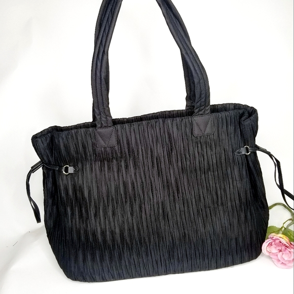 Victoria's Secret Lge Pleated Nylon Tote NWOT - Picture 3 of 13